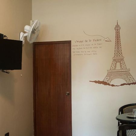 Hostal Carlos Tenaud ลิมา ภายนอก รูปภาพ