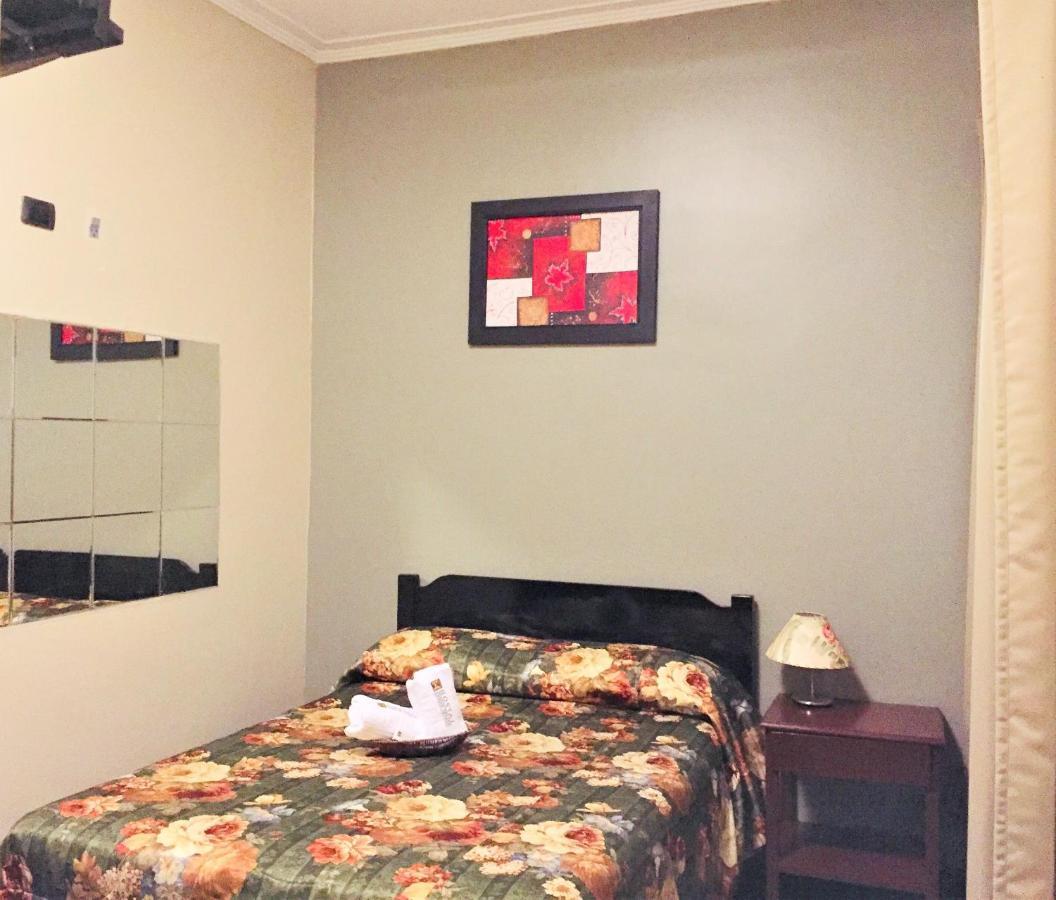 Hostal Carlos Tenaud ลิมา ภายนอก รูปภาพ