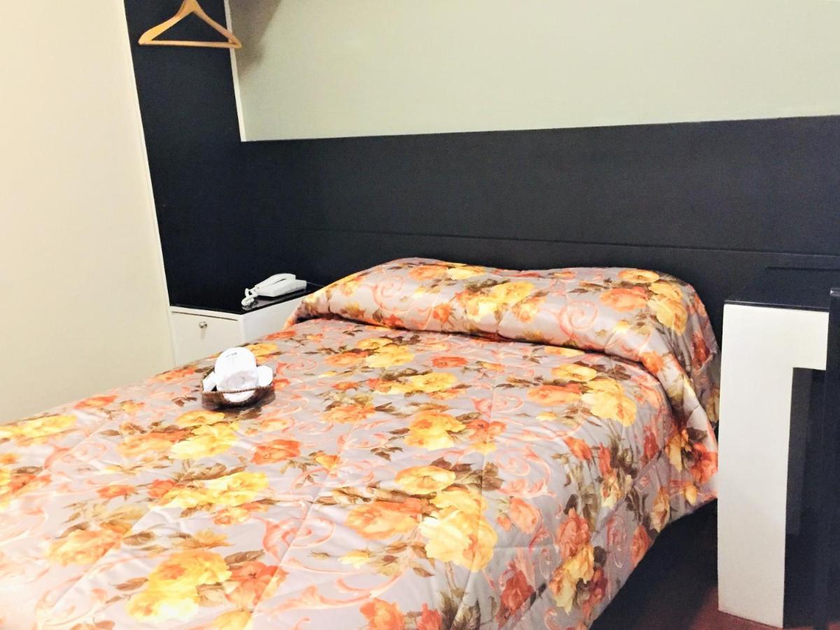 Hostal Carlos Tenaud ลิมา ภายนอก รูปภาพ
