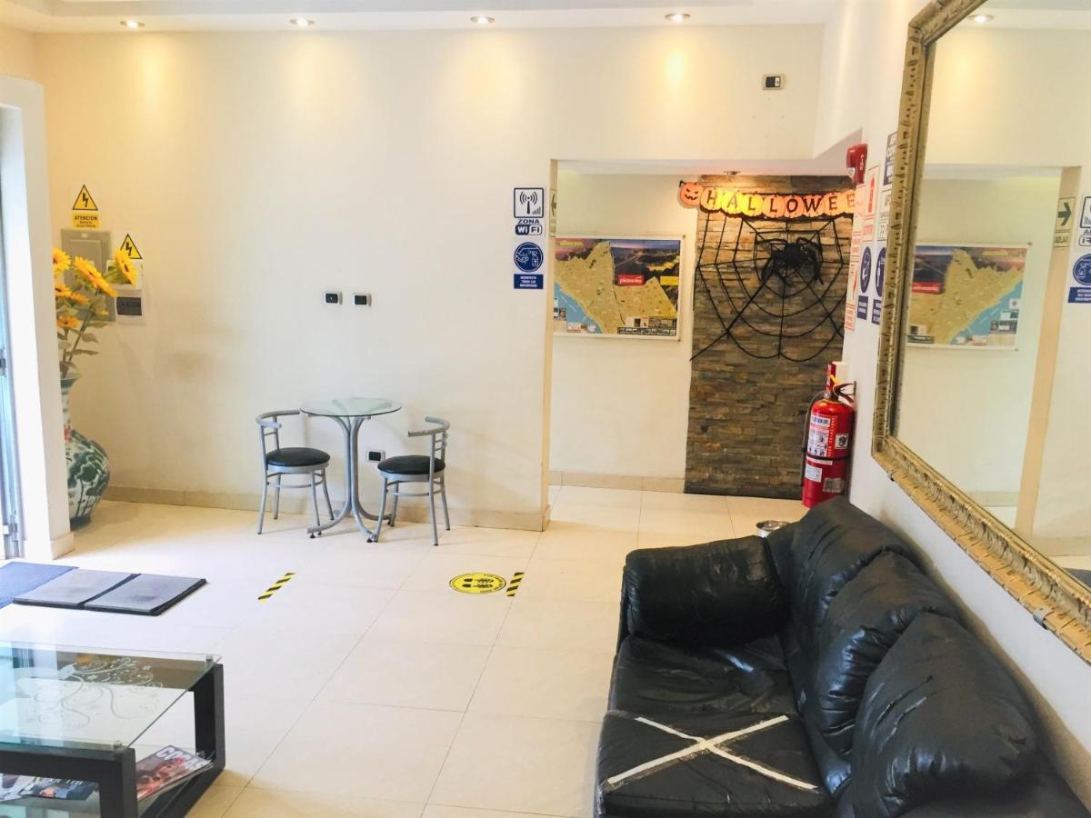 Hostal Carlos Tenaud ลิมา ภายนอก รูปภาพ