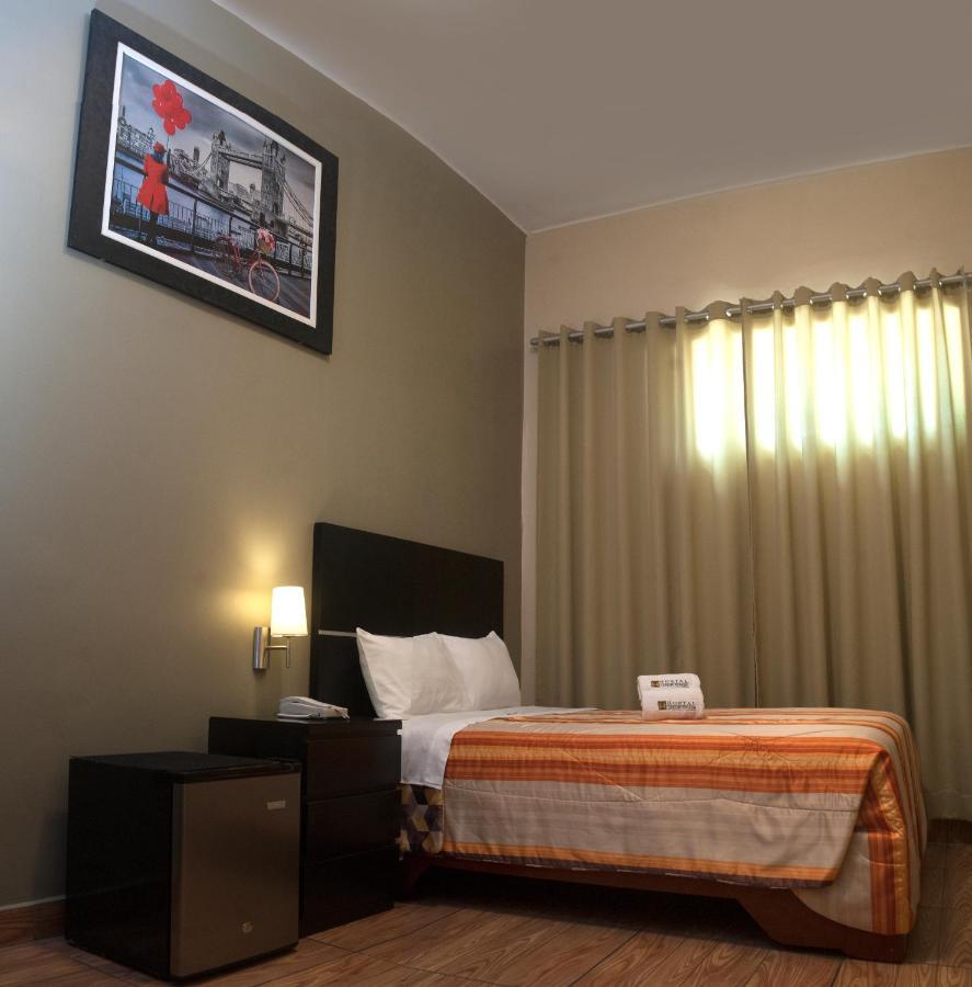 Hostal Carlos Tenaud ลิมา ภายนอก รูปภาพ