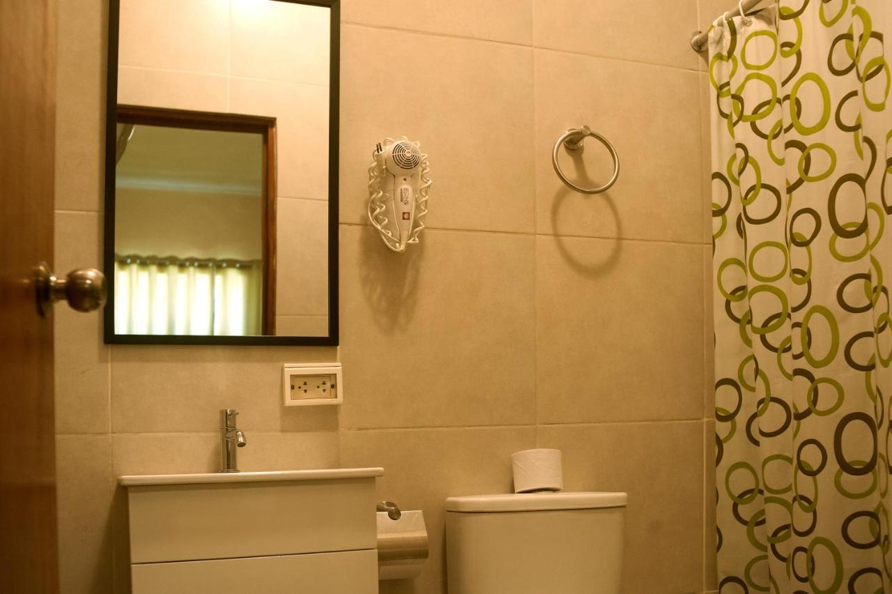 Hostal Carlos Tenaud ลิมา ภายนอก รูปภาพ